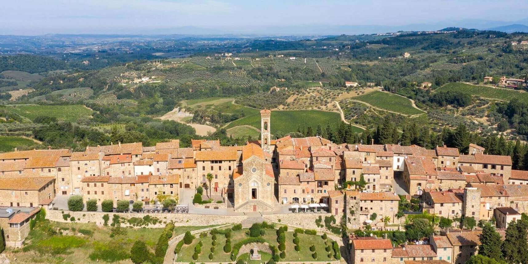 04-VisitChianti-Barberino-Val-dElsa-shutterstock_1482608762-2019x1155-2