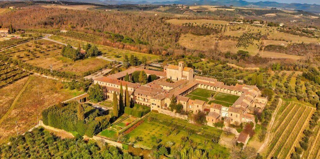 15-VisitChianti-Certosa-di-pontignano-castelnuovo-berardenga-toscana-shutterstock_1400193590-1061x622