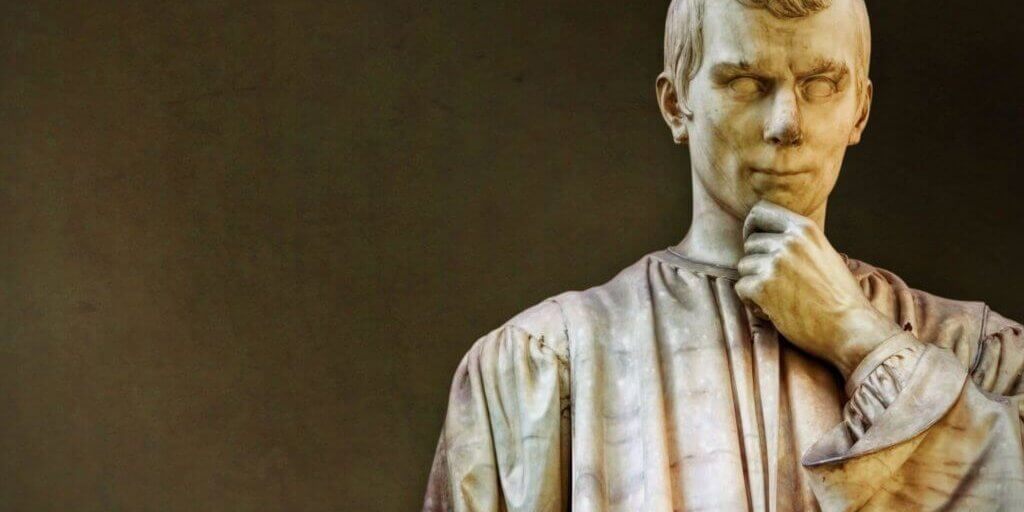 18-VisitChianti-Statua-Machiavelli-Firenze-San-Casciano-2073x1382